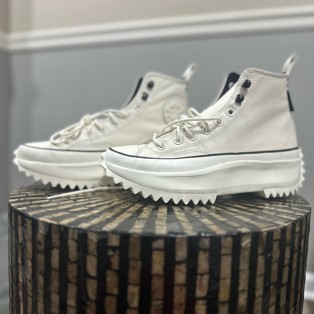 Converse sneakers, size 7.5, cream color